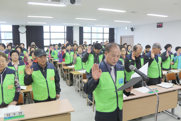 홍성농협은 지난 19일 홍성농협 대강당에서 제4기 채움대학 개강식을 갖고 65세 이상 원로조합원 100명을 대상으로 6월 12일까지 매주 수요일 강좌를 진행한다.