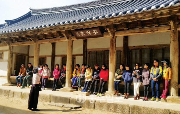 서해금빛열차를 타고 홍성의 주요 관광지를 둘러보는 연계 시티투어 실시되는 가운데 지난 1월 29일 개통 이후 홍성 관광객은 16회에 걸쳐 514명이 다녀갔다.