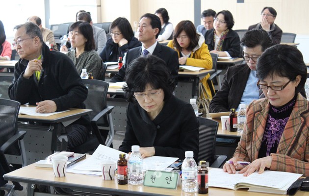 도교육청(교육감 김지철)은 내실 있는 다문화교육 추진을 위해 지난 20일 도내 유관기관과 14개 지역다문화가족지원센터 담당자들과 업무협력체제 구축을 위한 협의회를 개최했다.