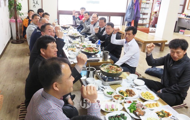 홍성경찰서(서장 홍명곤)와 홍성소방서(서장 손정호)는 지난 6일 사건사고 발생 시 경찰과 소방의 현장대응에서 효율적인 협력방안 마련을 위한 간담회를 가졌다.