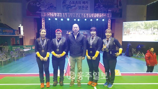 지난 14일부터 19일까지 6일간 충북 보은 국민체육센터에서 열린 제18회 한국실업양궁연맹 회장기 실내양궁 대회에서 홍성군 양궁팀이 단체전 준우승을 차지하는 쾌거를 거뒀다.