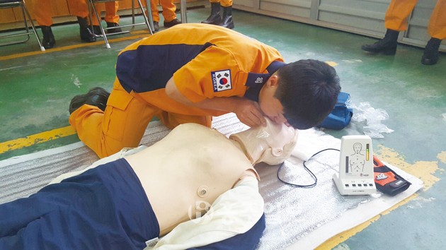 홍성소방서(서장 김근제)는 23일부터 27일까지 5일간 기본과 원칙에 충실한 소방관을 양성하기 위해 전 직원을 대상으로 전술훈련평가를 실시한다고 밝혔다.