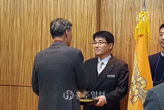 홍성소방서(서장 김근제)는 2016년 도내 소방장비 관리상태 평가 결과 최우수 기관으로 선정돼 충청남도지사 기관표창의 영예를 안았다.