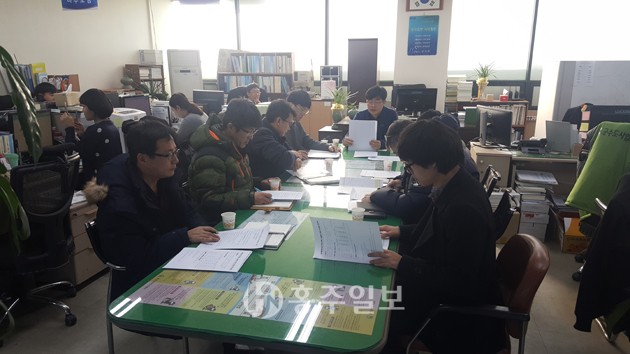 홍성군 수도사업소는 10일 상수도 건설공사 현장 관계자 등 15명이 참석한 가운데 ‘17년 지방재정 조기집행 방안 마련과 재해예방 및 부실시공을 방지’를 목적으로 간담회를 실시했다.