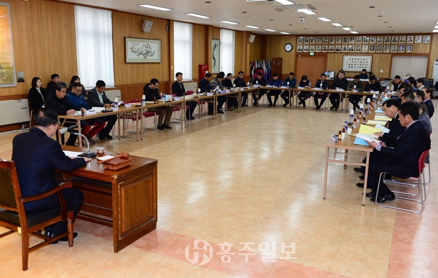 홍성군체육회는 지난 8일 홍성군청 대강당에서 2017년도 제1차 홍성군체육회 이사회를 개최했다. 올해는 11개 읍면체육대회, 전국 탁구대회, 홍성마라톤대회 등 다채로운 행사가 열린다.