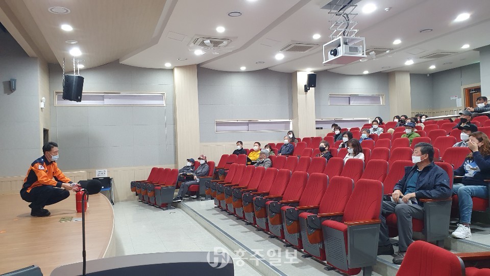 예산군 청소년수련관에서 진행된 소방안전교육.