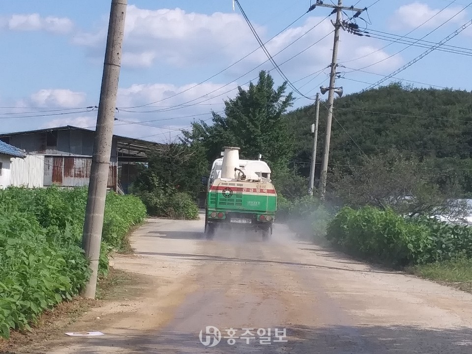 관내에서 조류인플루엔자 소독이 이어지고 있다.