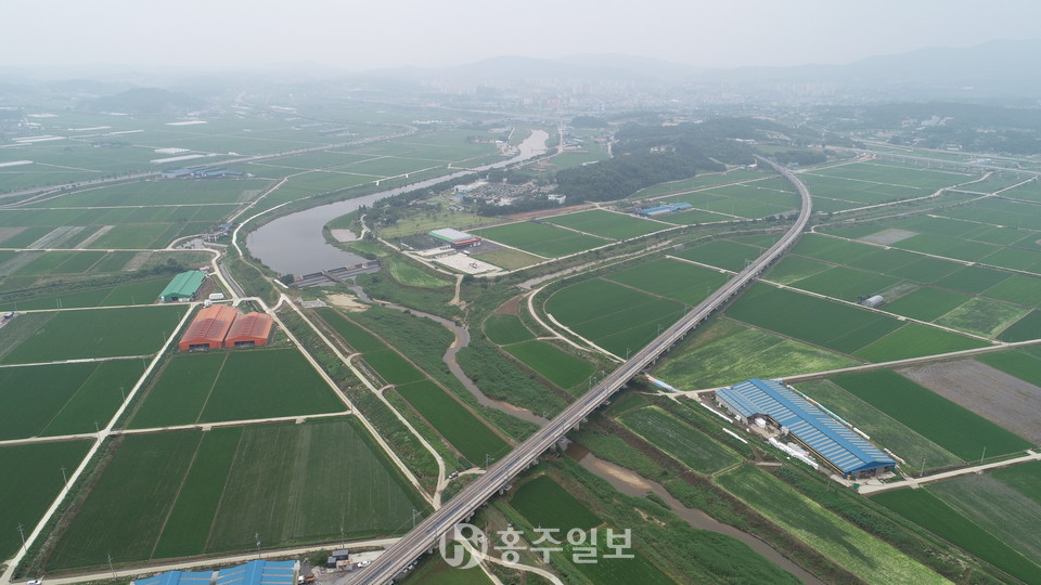 하늘에서 내려다본 삽교천.