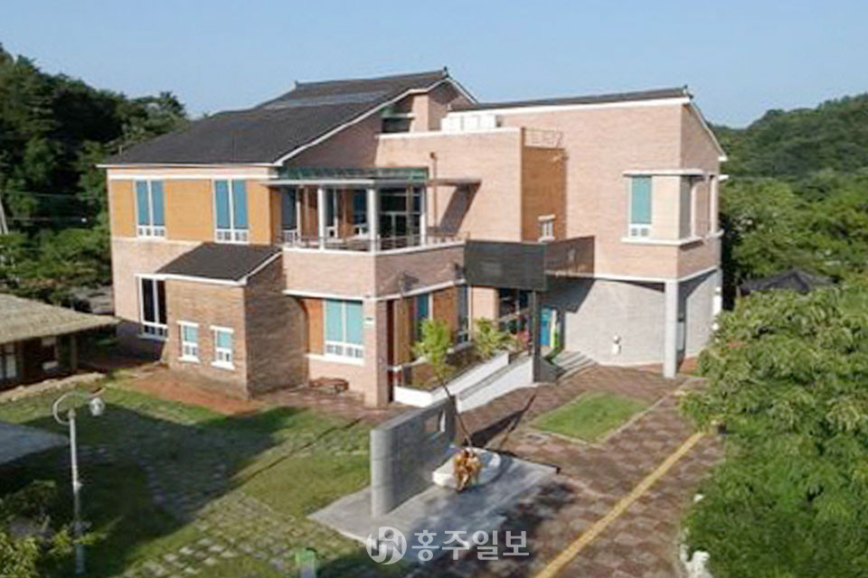 전국 최초로 제1호 공립어린이문학관으로 등록된 합천이주홍어린이문학관