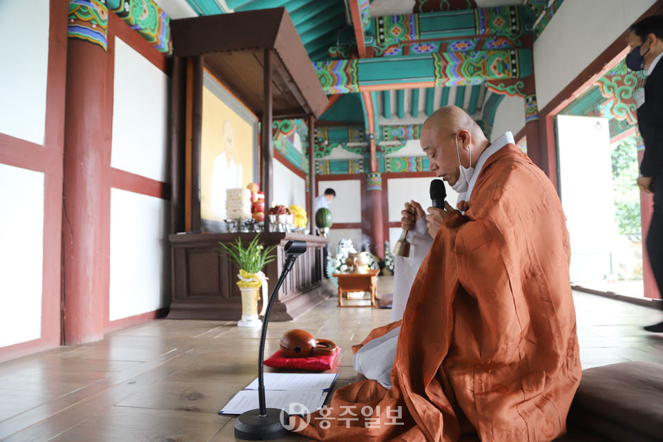지난달 29일 만해사에서 제26회 만해 다례제가 개최됐다.