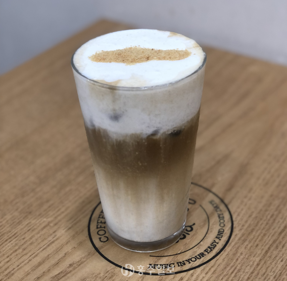 홍성 쌀 누룽지 크림 라떼 모습.