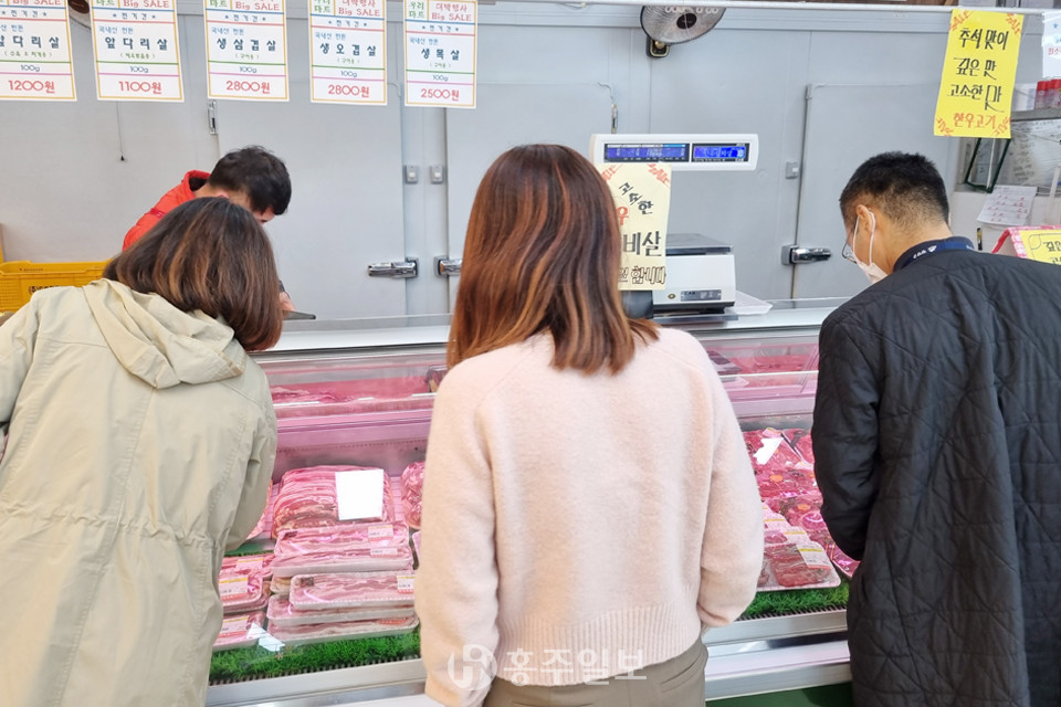 단속중인 군 관계자들의 모습.