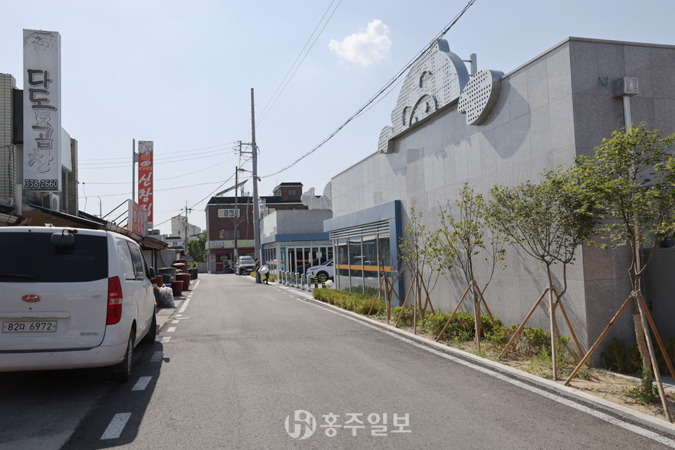 특색있는 돼지곱창 거리로 조성 중인 ‘삽교시장 곱창특화거리’.