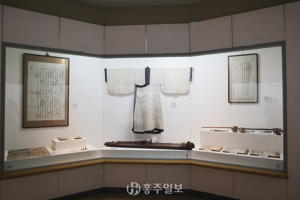 의변전시관에 걸린 유인석의 심의.