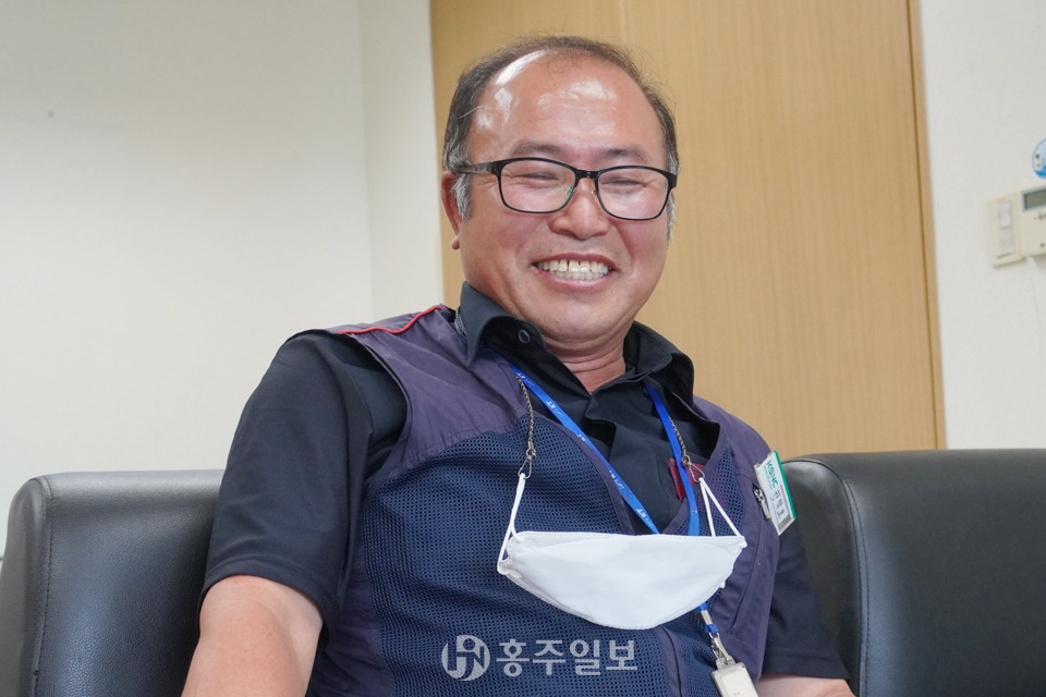 석면광산 위 폐기물매립장 반대 주민대책위원회 사무국장 권혁호 씨.