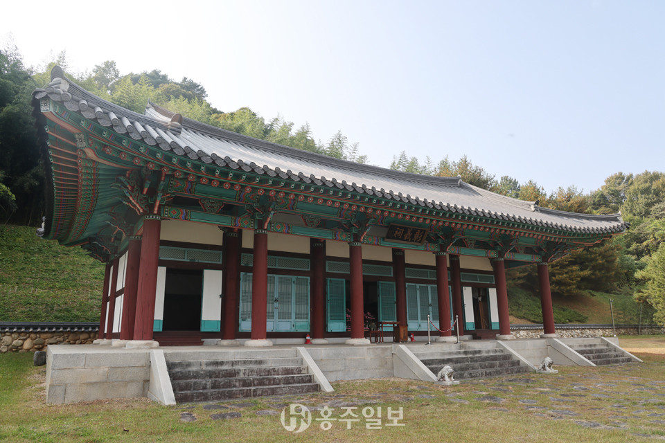 위패가 봉안돼있는 창의사(사당).