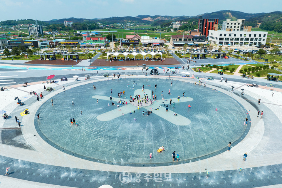 남당항 해양분수공원.