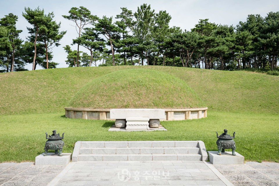 동학농민군 희생자들이 묻혔을 가능성이 제기되는 홍주의사총.