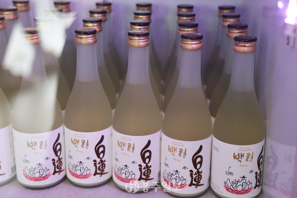 신평양조장의 백련 맑은 술.