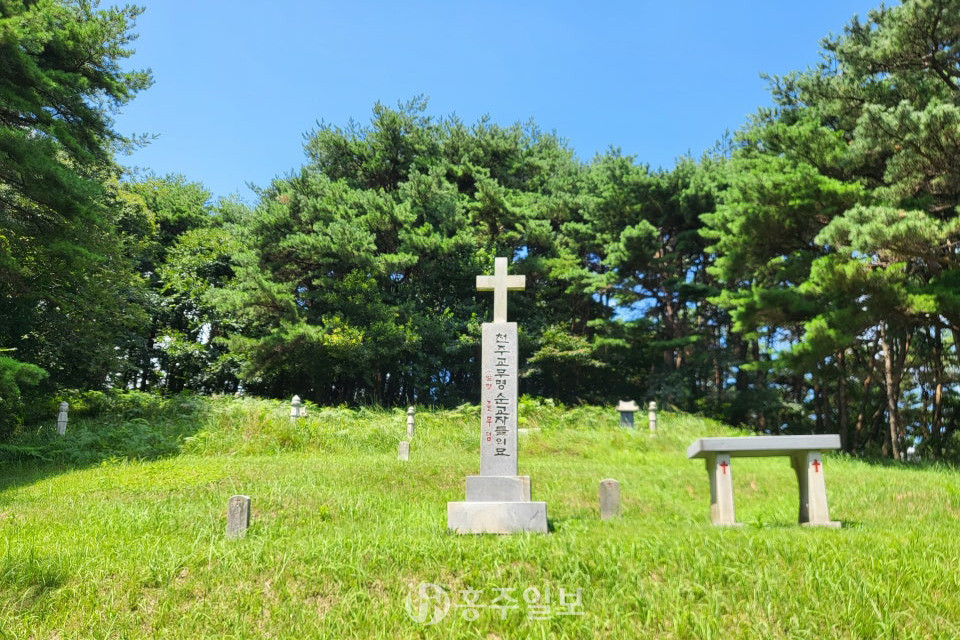 청양 다락골성지 중무덤.