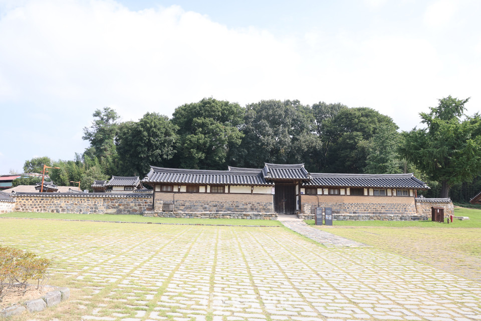 부여 동학농민군 총본부(중리 민 참의 집·여흥민씨 고택).