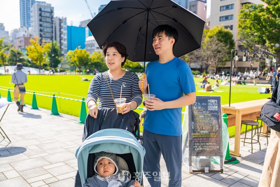 미나미이케부쿠로공원을 취재하던 중 우연히 만난 정윤선 씨 부부와 인터뷰를 진행했다.