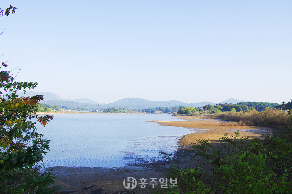 홍양저수지 전경.