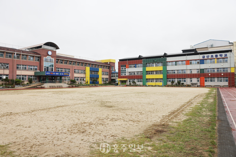 금산 관아터. 현재는 금산초등학교가 위치하고 있다.