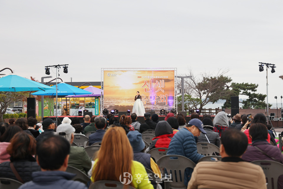 소리꾼 ‘이해인’의 첫마디에 곳곳에서 탄성이 터져 나왔다.