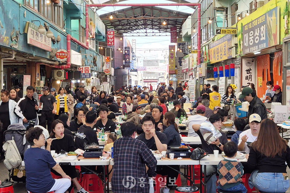 홍성상설시장 ‘고기 굽는 날’.<br>