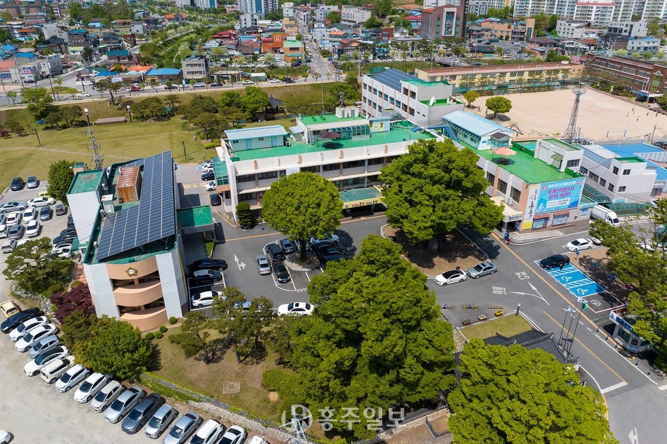 홍성군청 전경.