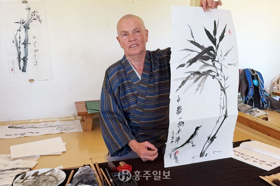 고암 이응노 화백의 프랑스 제자이자 예술가인 이네스 도신.