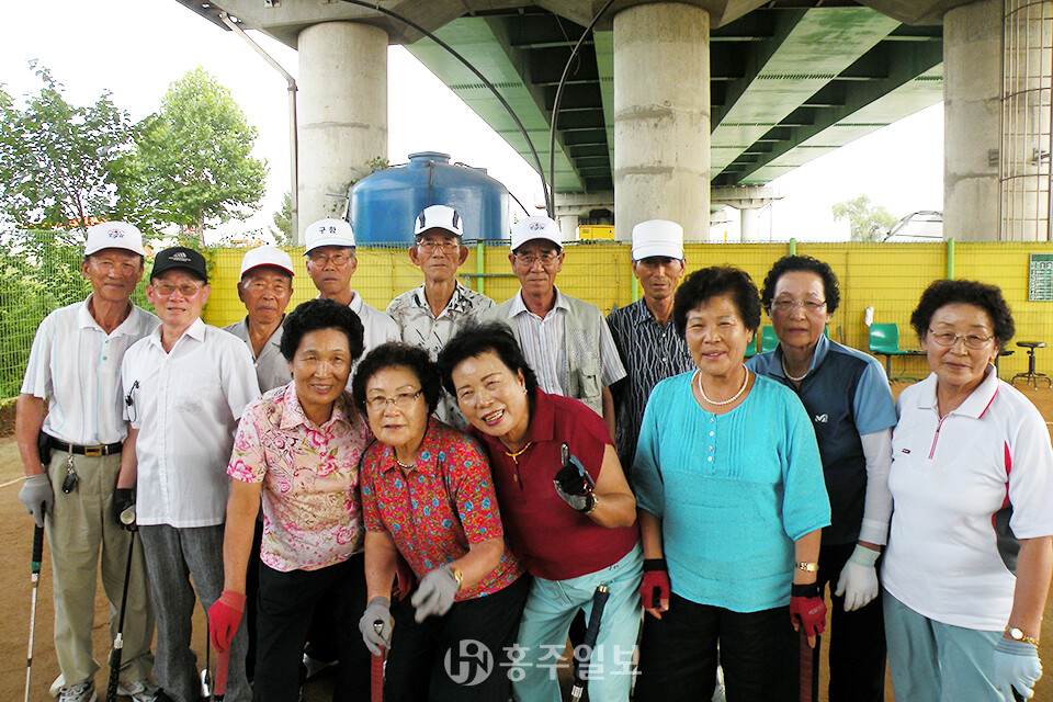 홍성군게이트볼연합회 회원들.