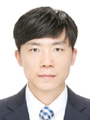 <strong>윤정용<br></strong>문학평론가<br>칼럼·독자위원<strong></strong><br>