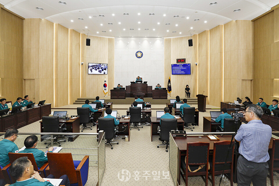 예산군의회 본회의장.