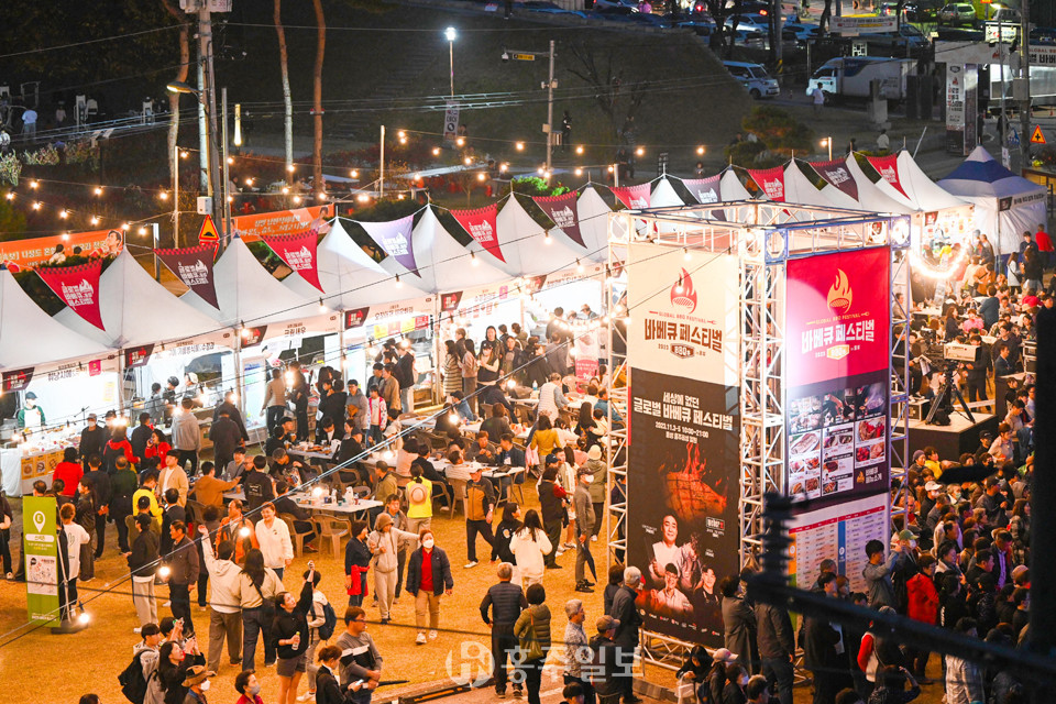 지난해 처음 홍성에서 열린 글로벌바비큐페스티벌 현장. 3일간 전국서 47만 명의 방문객이 다녀갔다.<br>